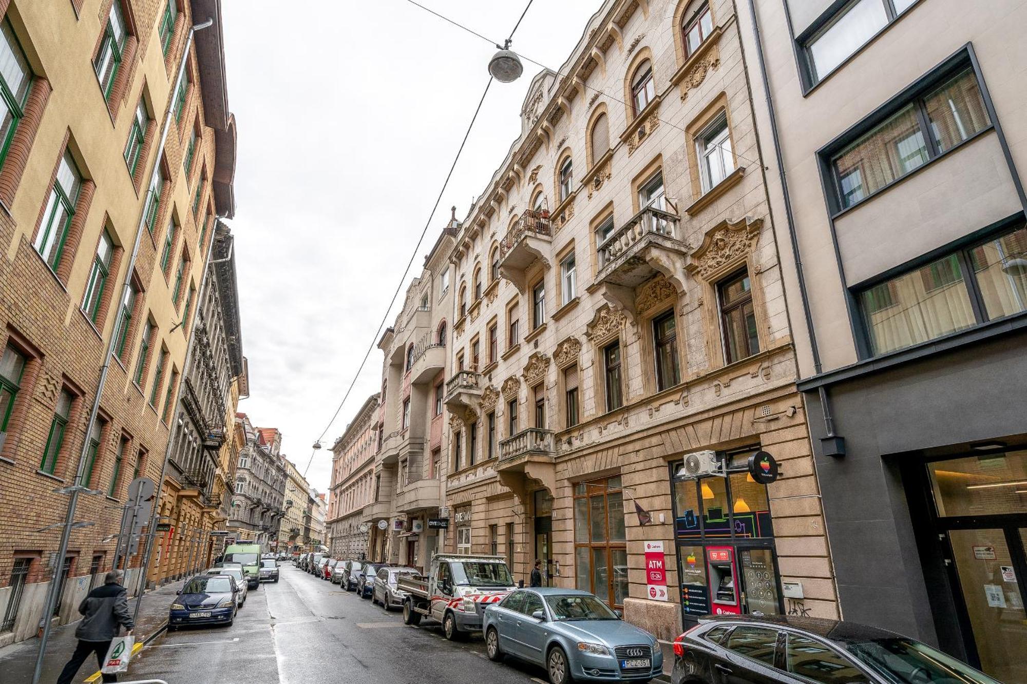 Budapest Magic Blue In Downtown Budapeste Exterior foto