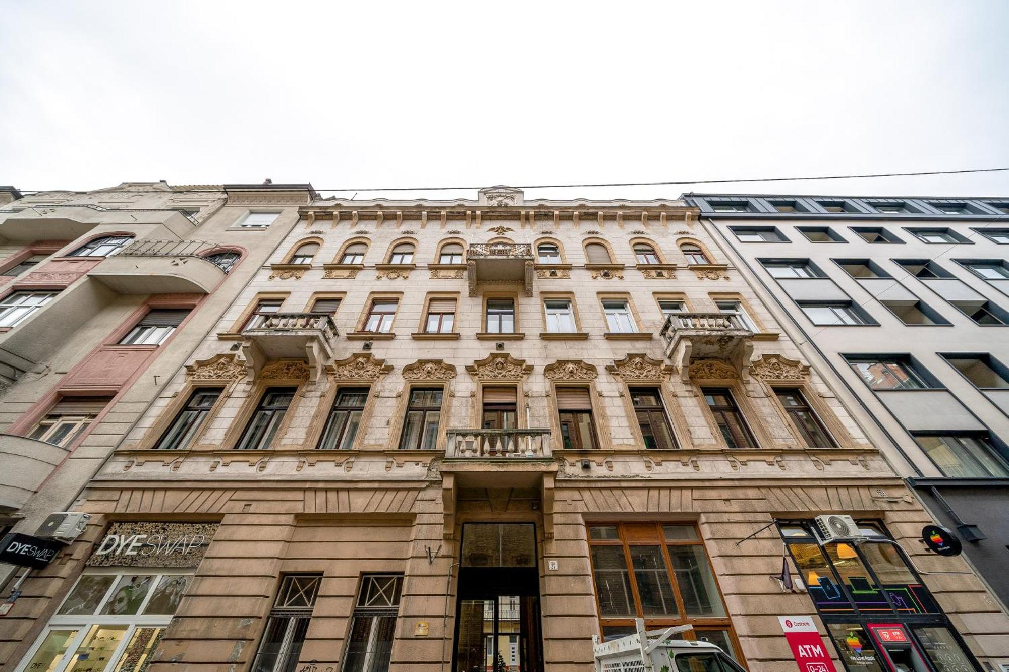 Budapest Magic Blue In Downtown Budapeste Exterior foto